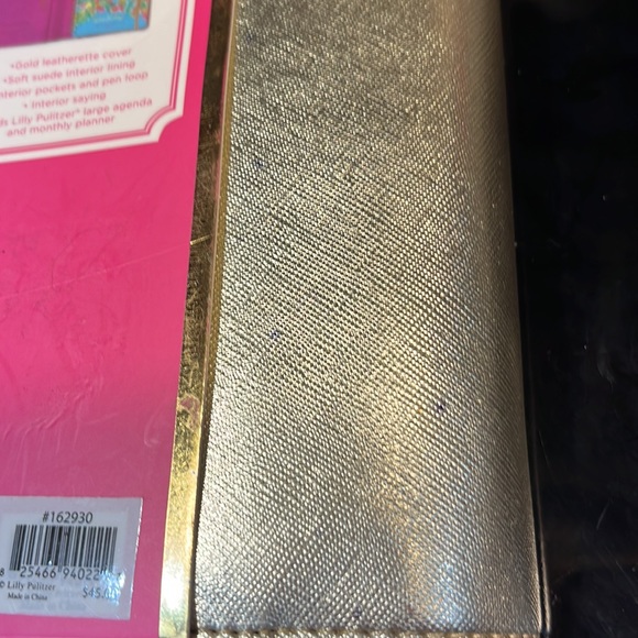 Lily Pulitzer Agenda Folio - Picture 10 of 12